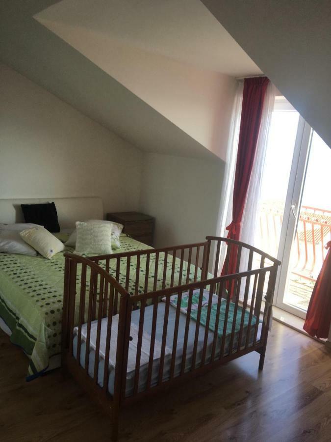 Angella Apartment Dugi Rat Eksteriør billede