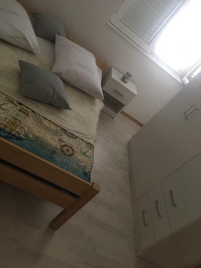 Angella Apartment Dugi Rat Eksteriør billede
