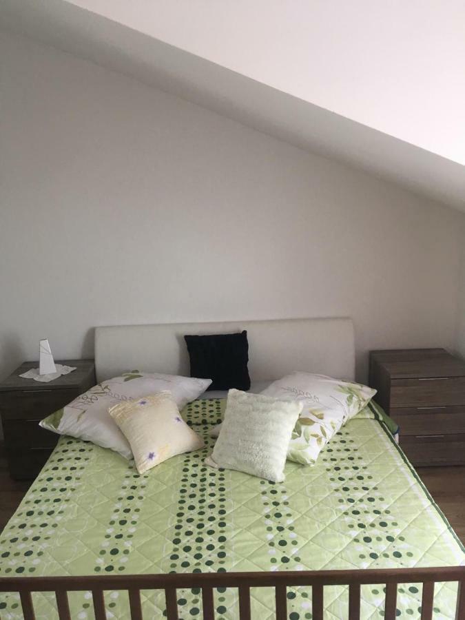 Angella Apartment Dugi Rat Eksteriør billede